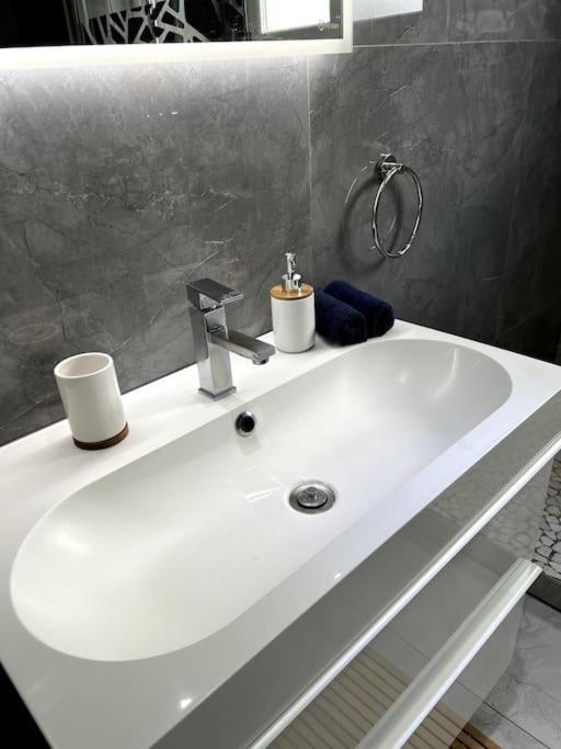 Superbe Appartement Lumineux Avec Parking Gratuit Wintzenheim Exterior foto